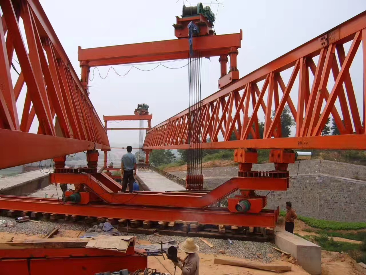 河南洛阳架桥机厂家 预制精筑 质守匠心——节段梁预制工艺与质量控制核心要点