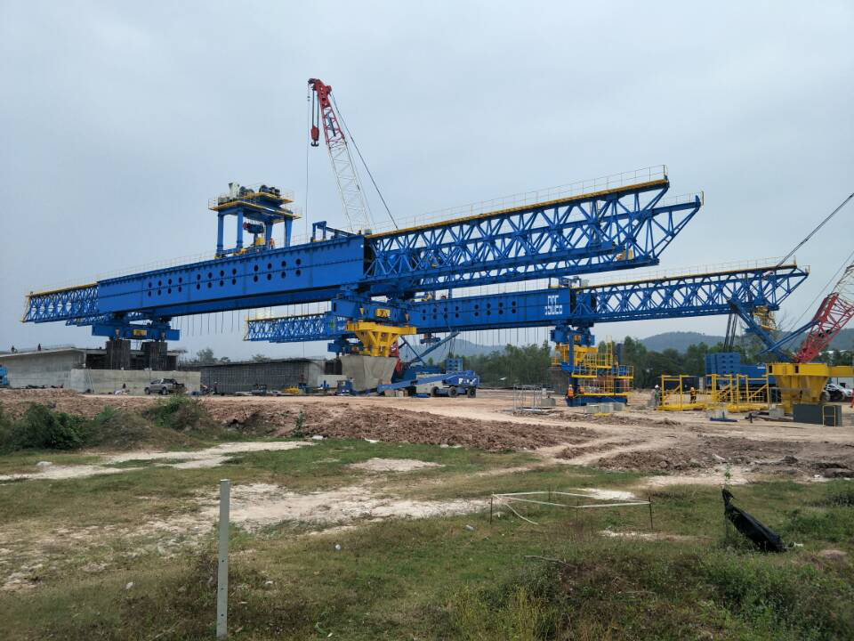 河南驻马店架桥机厂家 顺坡而架稳行无忧：双导梁架桥机纵坡横坡适配之道
