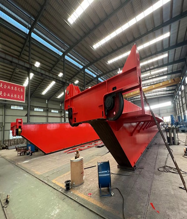 福建泉州桥式起重机厂家 脱锭起重机的冷热交替之困